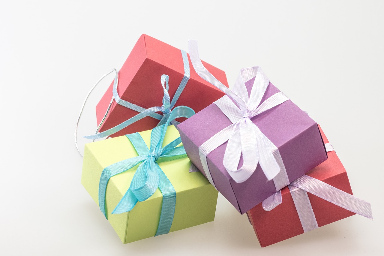Geschenk-Gutschein 100.- CHF Geschenk-Gutschein 100.- CHF